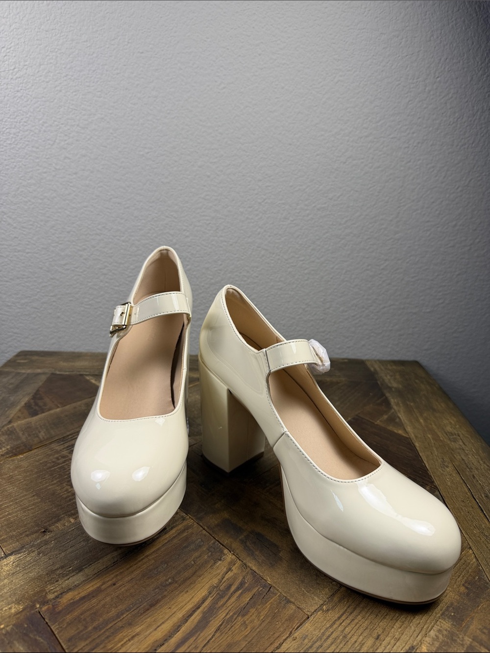 Size 10 Coutgo Patent Mary Jane Platform Pumps in Cream